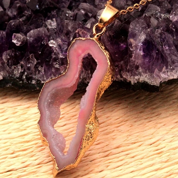 Natural Druzy Geode Stone Pendant Necklace - Picture 3 of 3